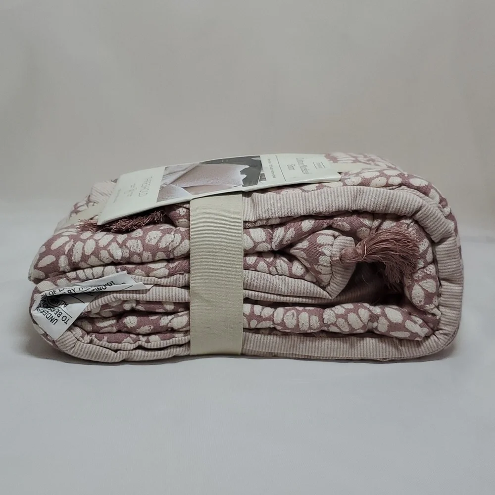 🎉$3 WITH PURCHASE🎉Threshold STD Boho Reversible Matelasse Swirl Quilted Sham - Picture 13 of 16